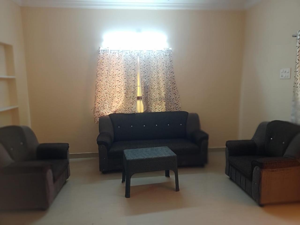 Arumugam Residency Ac Tiruchchendūr Екстериор снимка